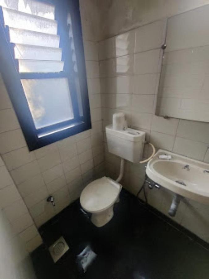 Hotel Abhishek ,Нашик Екстер'єр фото