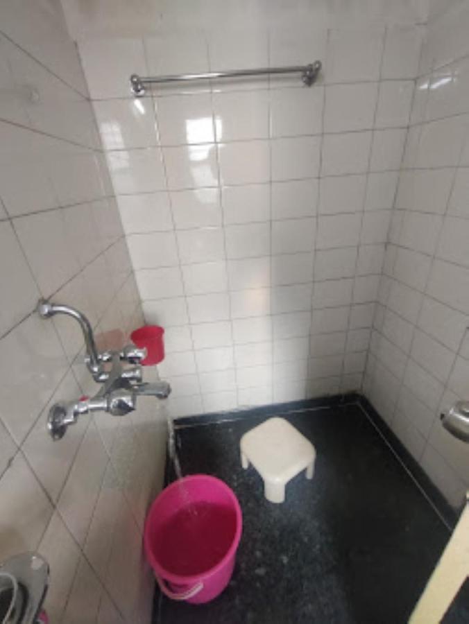 Hotel Abhishek ,Нашик Екстер'єр фото