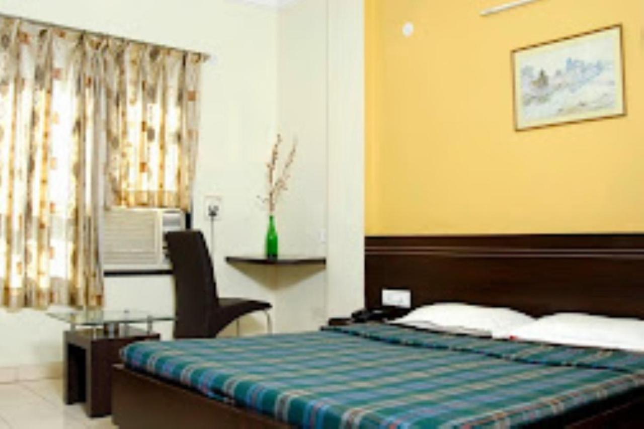 Hotel Abhishek ,Нашик Екстер'єр фото